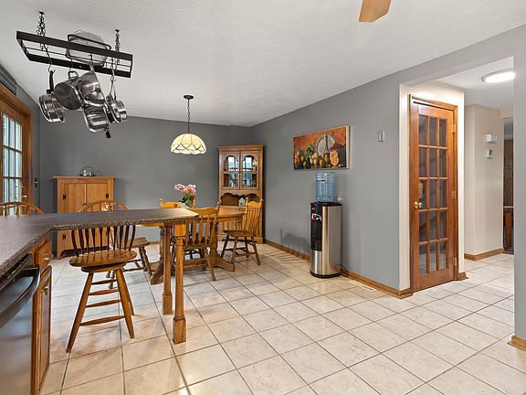 5th image of 35 Lund Drive #B