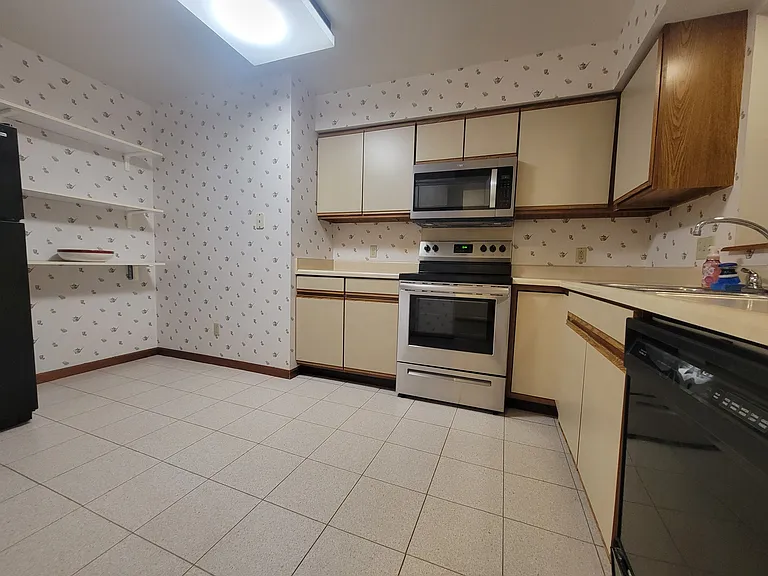 5615 Baronswood Cir #205 — Photo 11