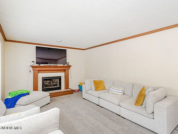 4th image of 8241 Bucks Run Ct