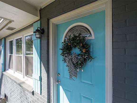 4th image of 2107 2nd Ave