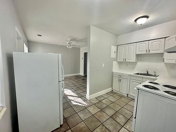 3rd image of 4300 Seagrape Dr APT 7
