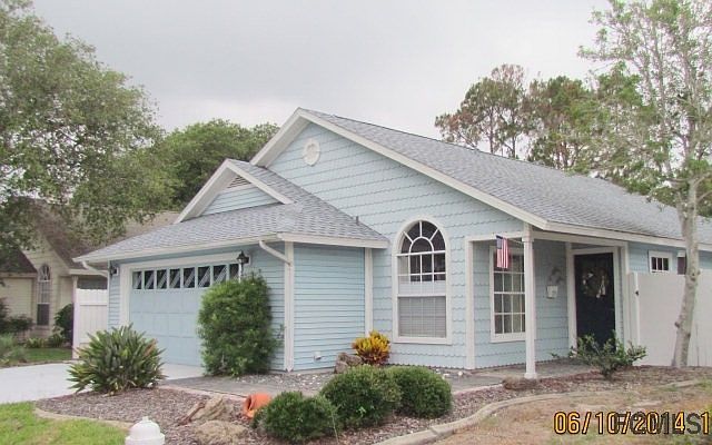 1st image of 11 Bedford Dr