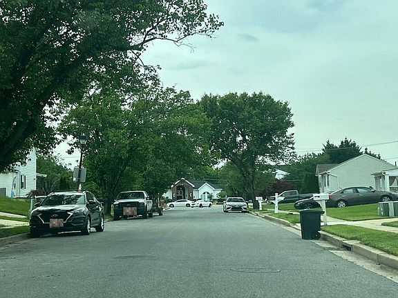 4th image of 2422 Potterfield Rd