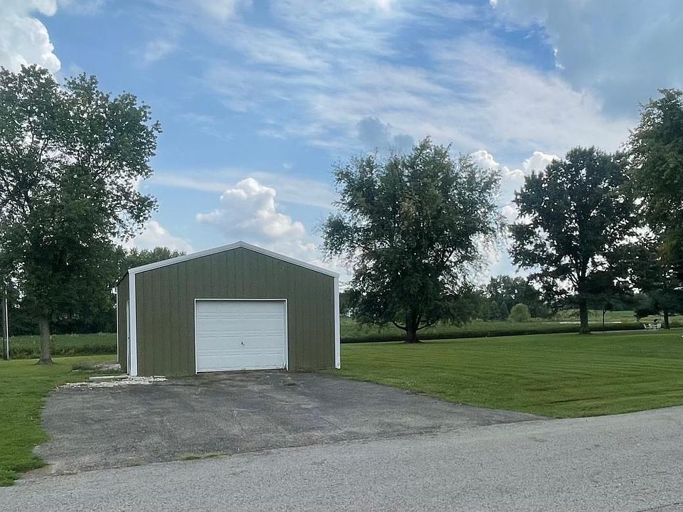 2nd image of 1505 Meadowlane Dr