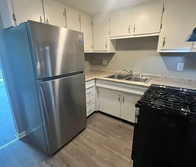 2066 Fairmont Ct #9 — Photo 3