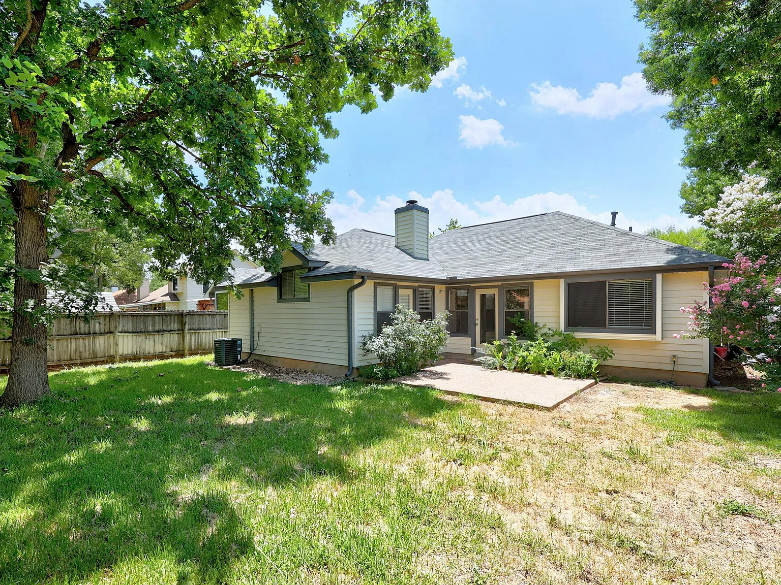 3 bed, 1559 sqft, $1,895 — Photo 4