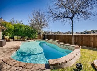 1132 Oyster Crk, Buda, TX 78610
