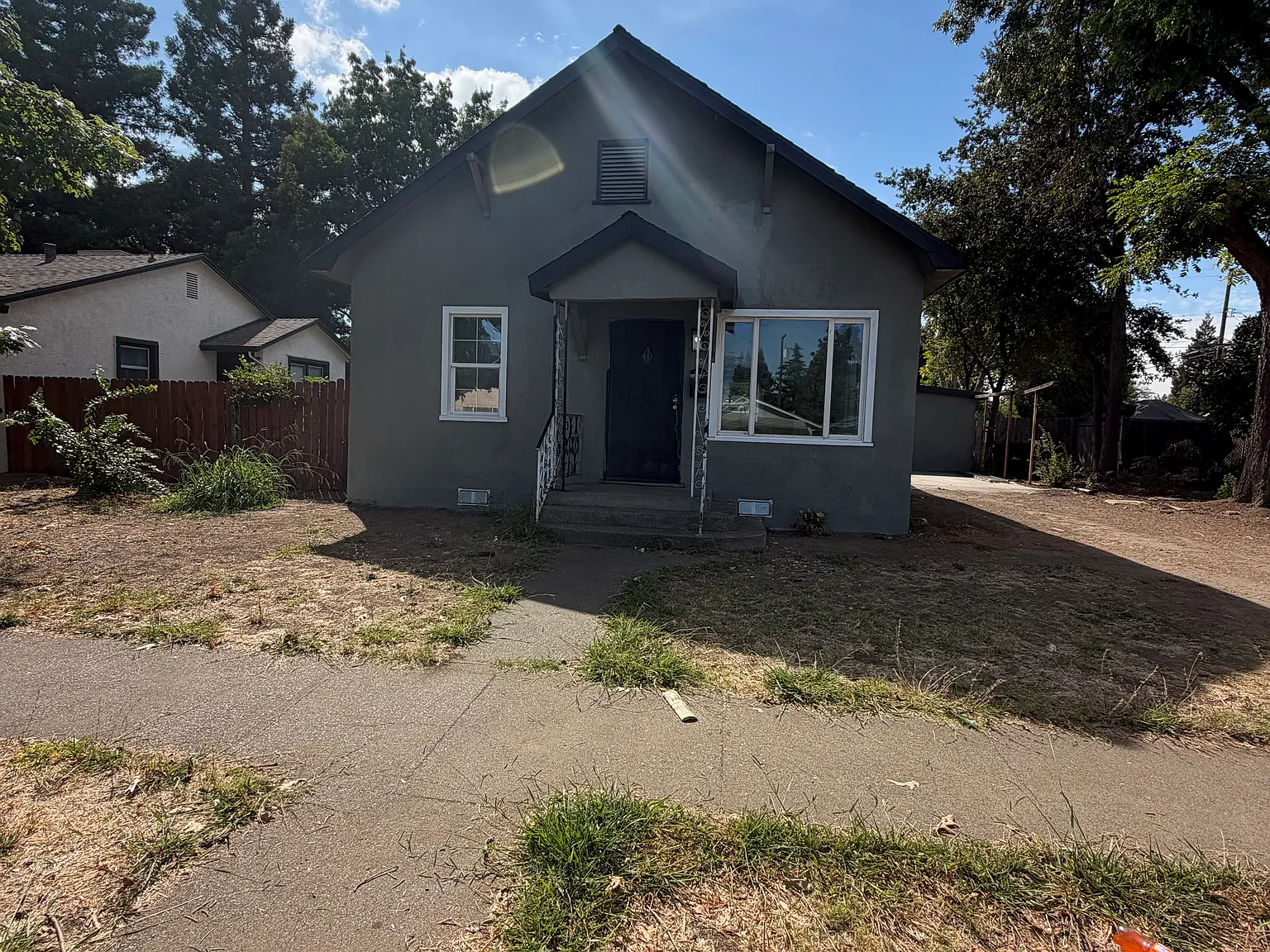 3 bed, 1056 sqft, $2,000 — Photo 1