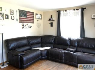 9 March Pl, Fords, NJ 08863