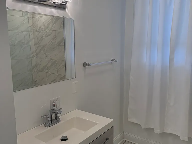 731 W Ohio St #1 — Photo 5