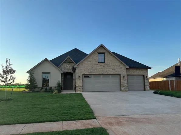 2230 W Cole Dr, Mustang, OK 73064
