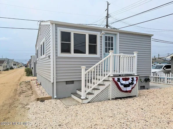 28 E Penguin Way, Lavallette, NJ 08735