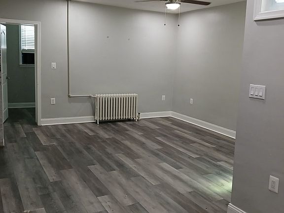 2nd image of 1614 R St SE APT 4