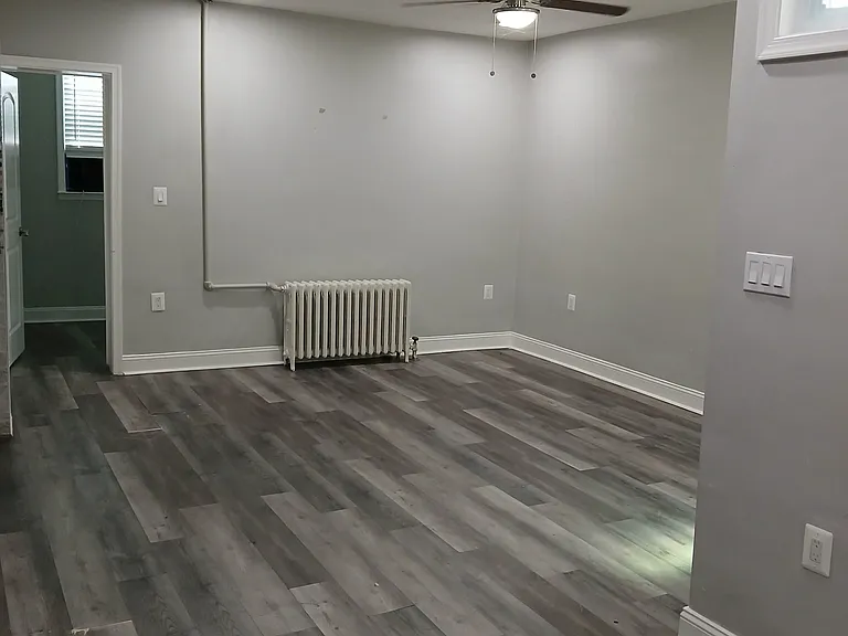 1614 R St SE #4 — Photo 2