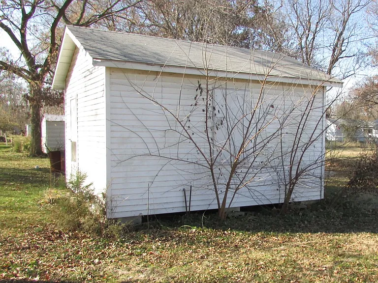 252 E North Ave — Photo 22