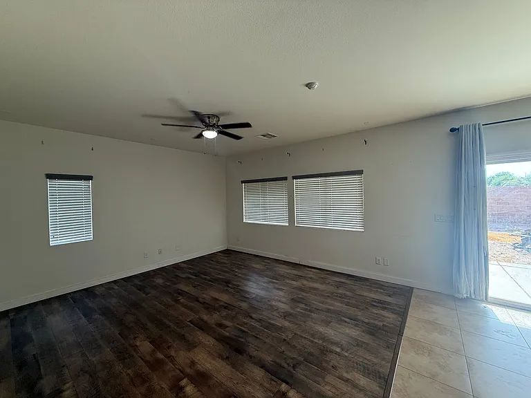4957 Harold St — Photo 34