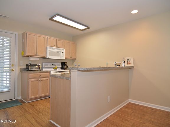 4th image of 4513 Country Club Road #102d