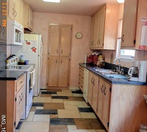 3rd image of 2813 San Fernando Dr