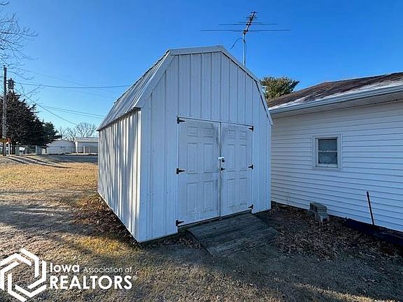 3rd image of 1056 Township Road 1300n