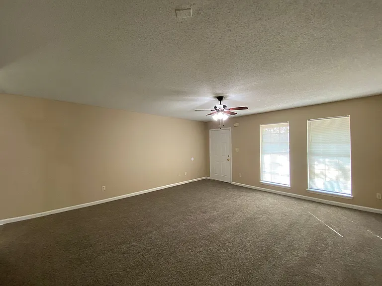 3791 Fountain Gate St — Photo 2
