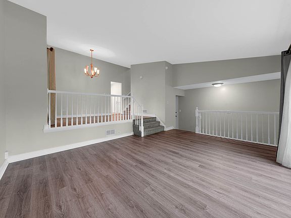 4th image of 31 French Ct