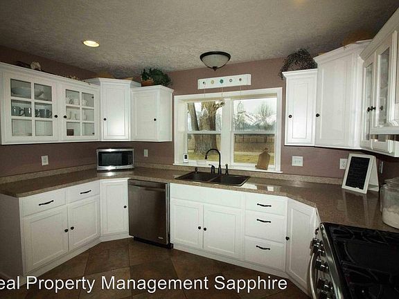 3rd image of 236 Christofferson Ln