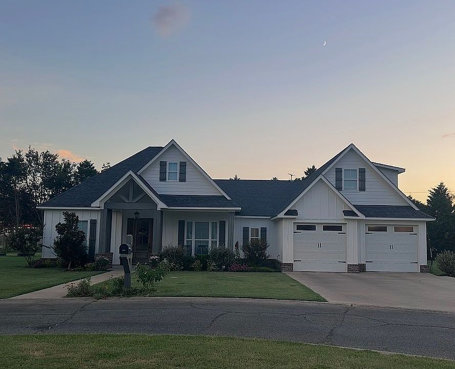 1st image of 202 Ridgecrest Dr