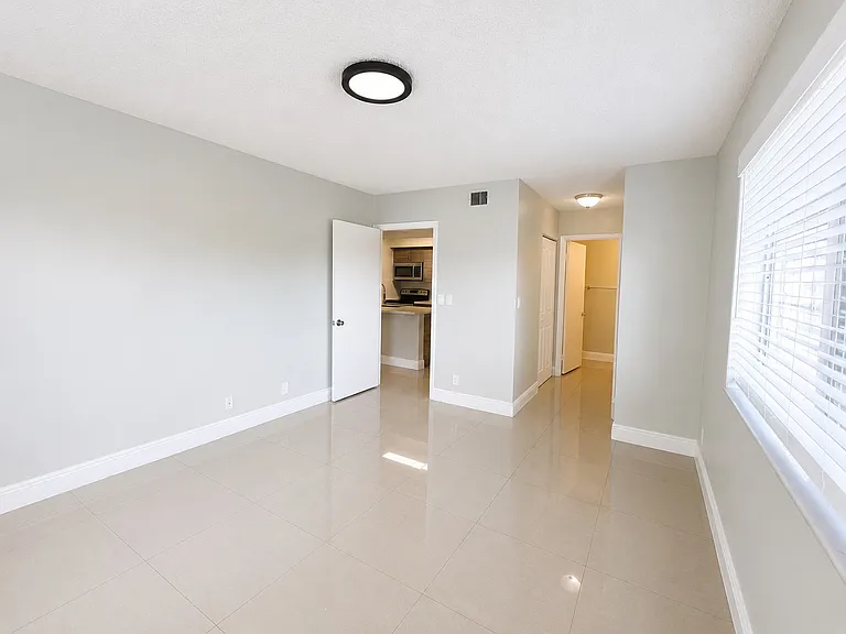 5780 Rock Island Rd #360 - interior 16