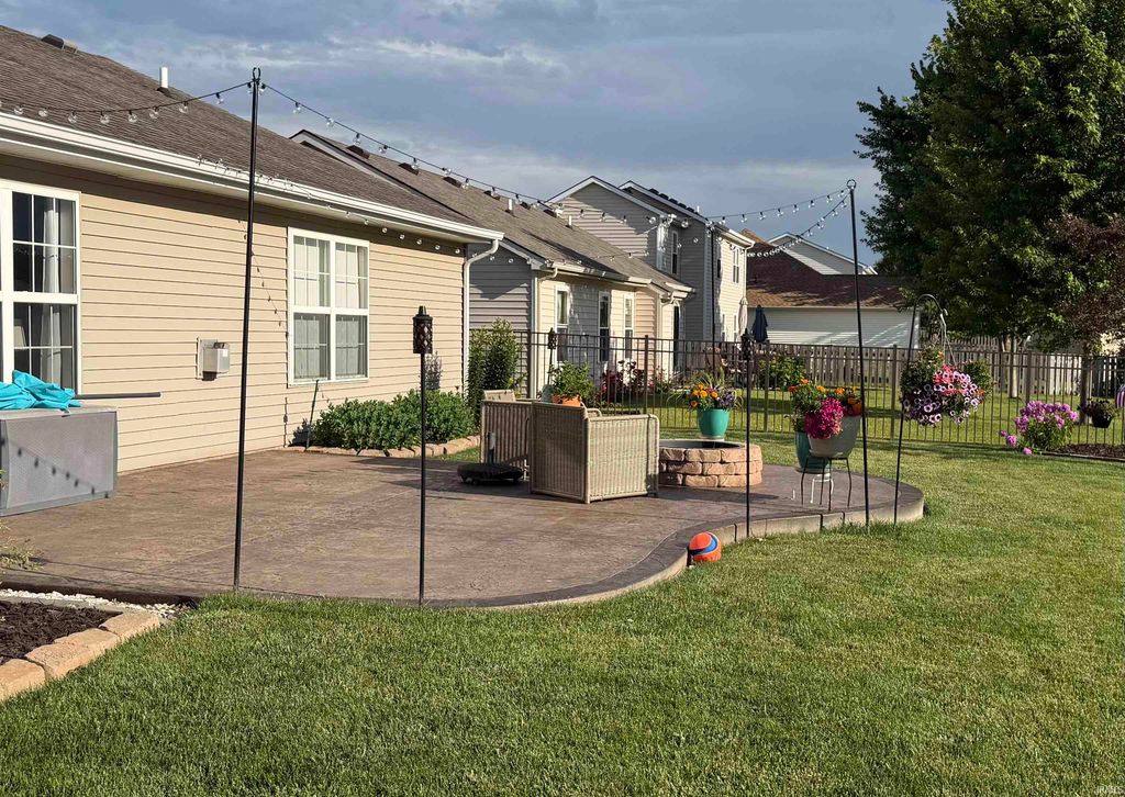 16101 Grand Willow Blvd, Huntertown, IN - View 2