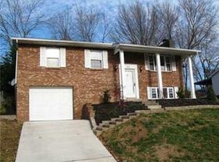 377 Evergreen Cir, Poca, WV 25159