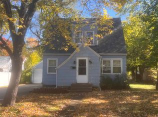 124 Pine St, Waupaca, WI 54981