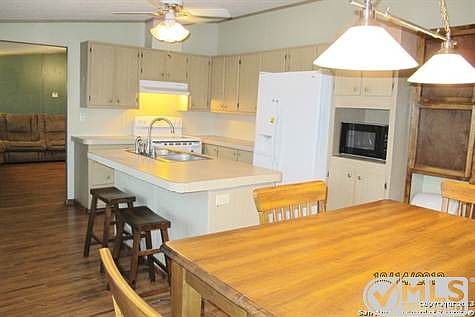 4th image of 212 Ranch Creek Dr