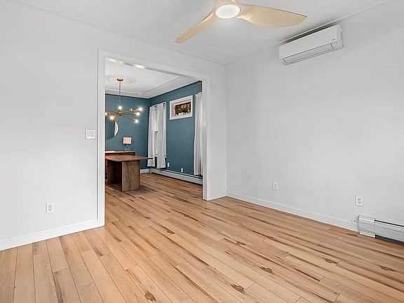 3rd image of 130 W 11th St Floor 1