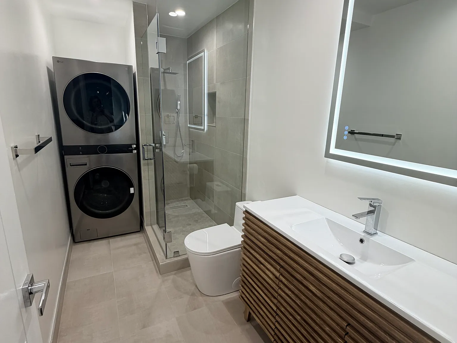 2 bed, 910 sqft, $3,095 — Photo 3