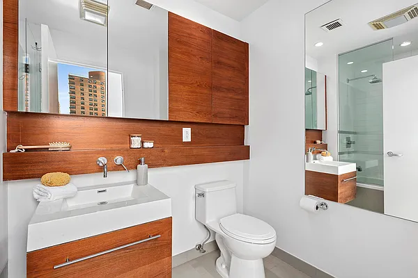 Sold by Compass | media 21