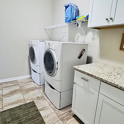 4th image of 3010 Towne Mill Ave