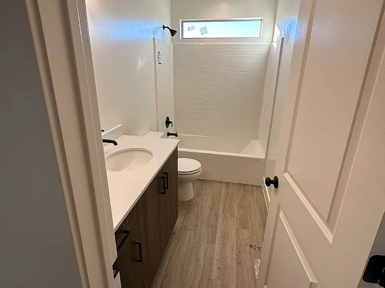 2296 E Alexander Ln — Photo 8