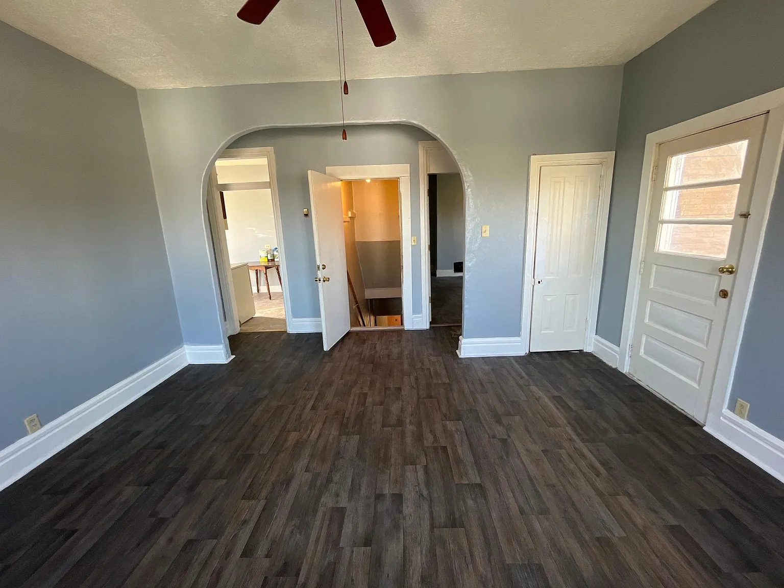 319 S Wilkinson Ave — Photo 1