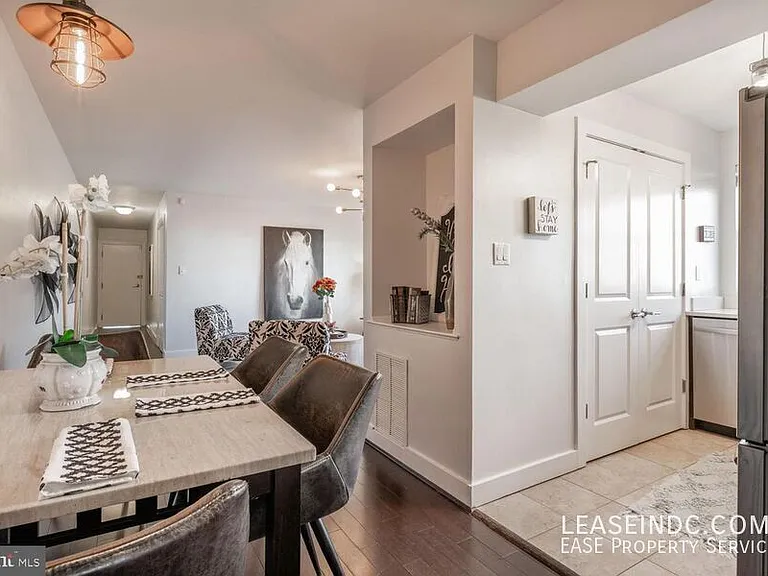 907 Euclid St NW #102 — Photo 7