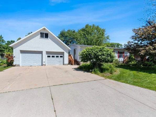 421 Quincy St, Oconto, WI 54153