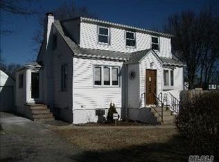 1020 10th St, West Babylon, NY 11704