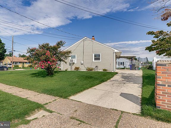 4th image of 443 Flanders Rd