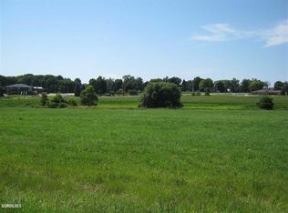 1928 Spring Brook Dr, Freeport, IL 61032