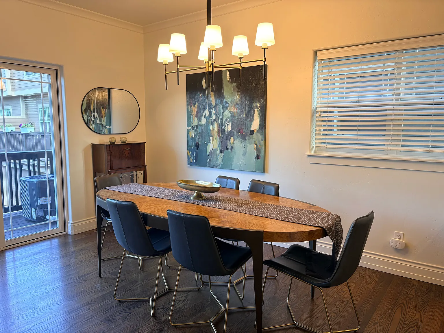 2 bed, 2.5 bath, 1768 sqft, $3,600 — Photo 4
