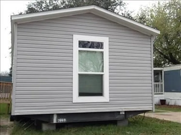 1413 Rosharon Rd Trailer 27, Alvin, TX 77511