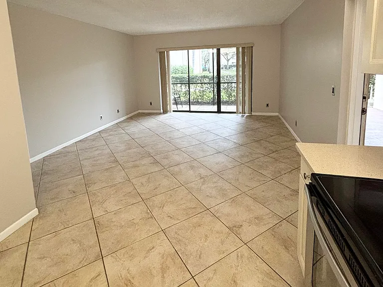203 Foxtail Dr #F1 — Photo 6