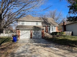 2016 E 144th Ter, Olathe, KS 66062