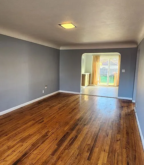 516 19th Ave — Photo 2