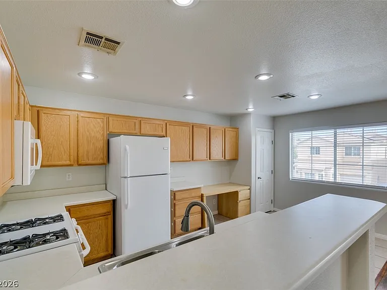9911 Star Lake Ave — Photo 25