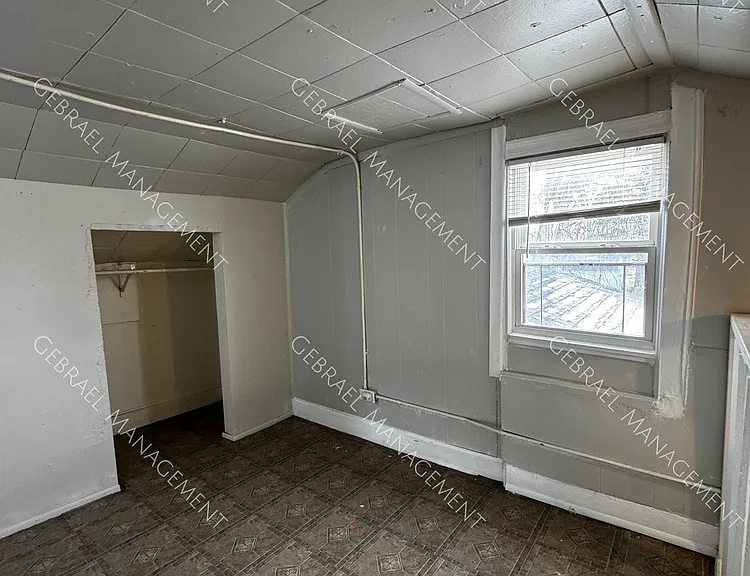 217 Vermont St — Photo 15